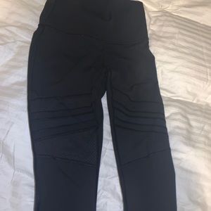 LULULEMON black mesh leggings
